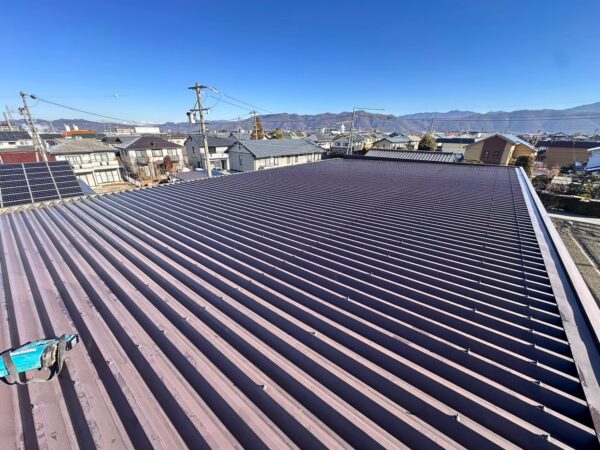 長野県松本市にてアパート屋根塗装〈折半屋根の塗装工事〉 施工前